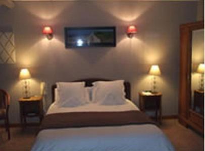 Logis - Auberge Du Colombier Guînes Habitación foto